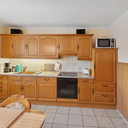 Komfortable Ferienwohnung Im Herzen Des Kurorts Mit Naehe Zum Strand Fuer Gemeinsamen Urlaub شقة