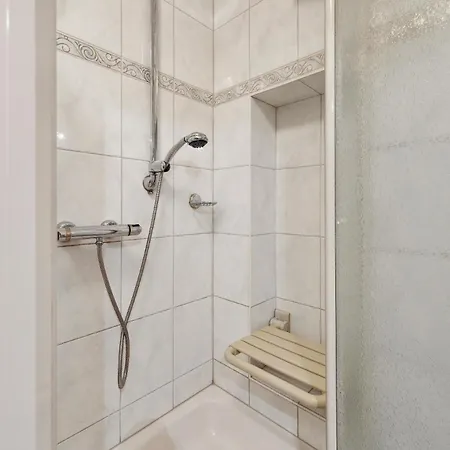 Komfortable Ferienwohnung Im Herzen Des Kurorts Mit Naehe Zum Strand Fuer Gemeinsamen Urlaub شقة *